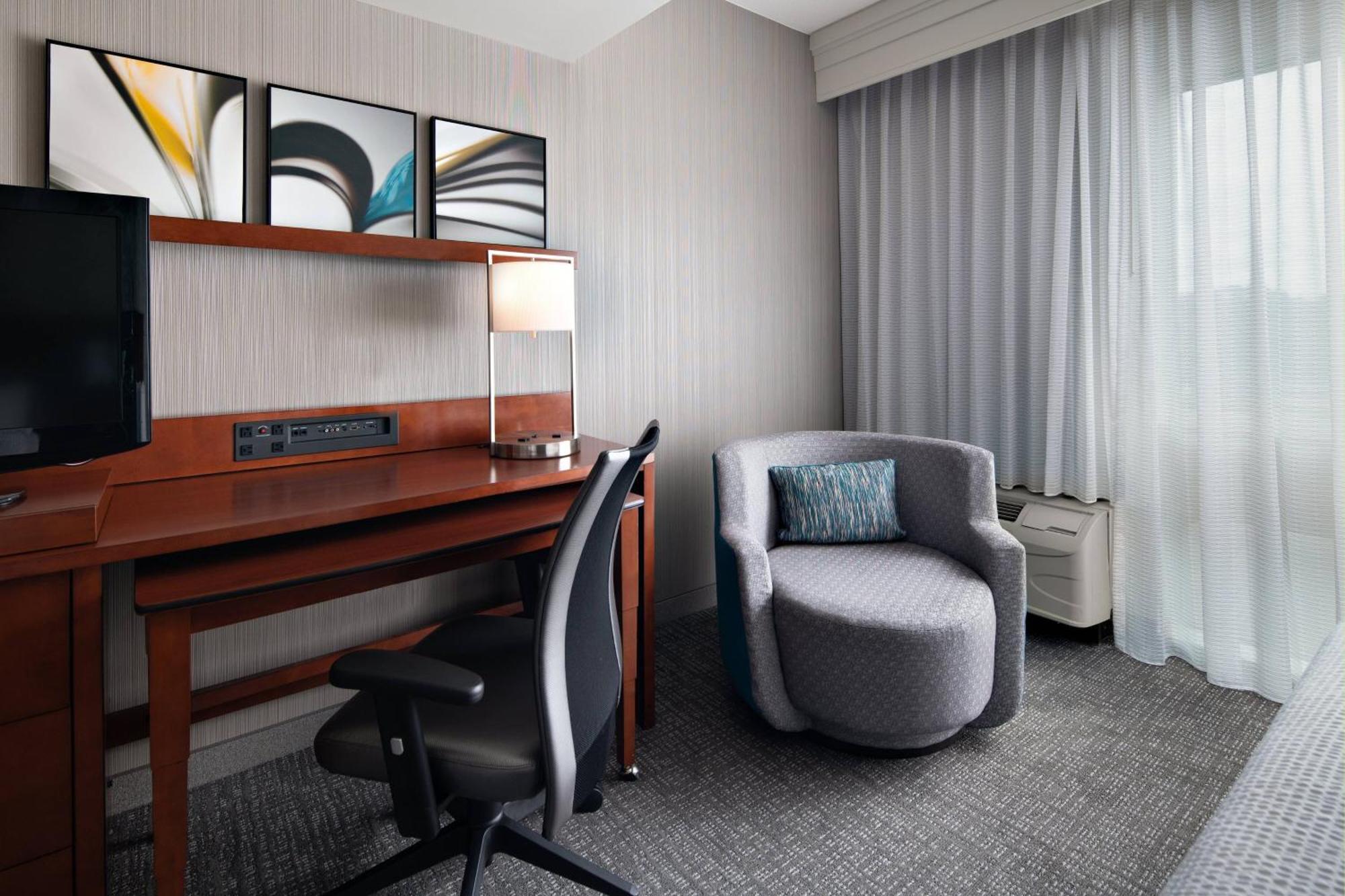 Courtyard By Marriott Raleigh North/Triangle Town Center Hotel Eksteriør billede