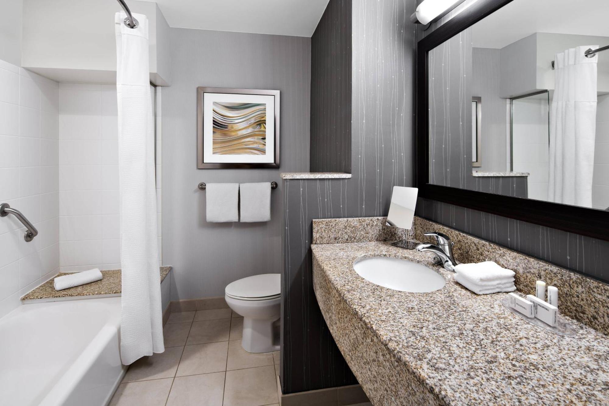 Courtyard By Marriott Raleigh North/Triangle Town Center Hotel Eksteriør billede