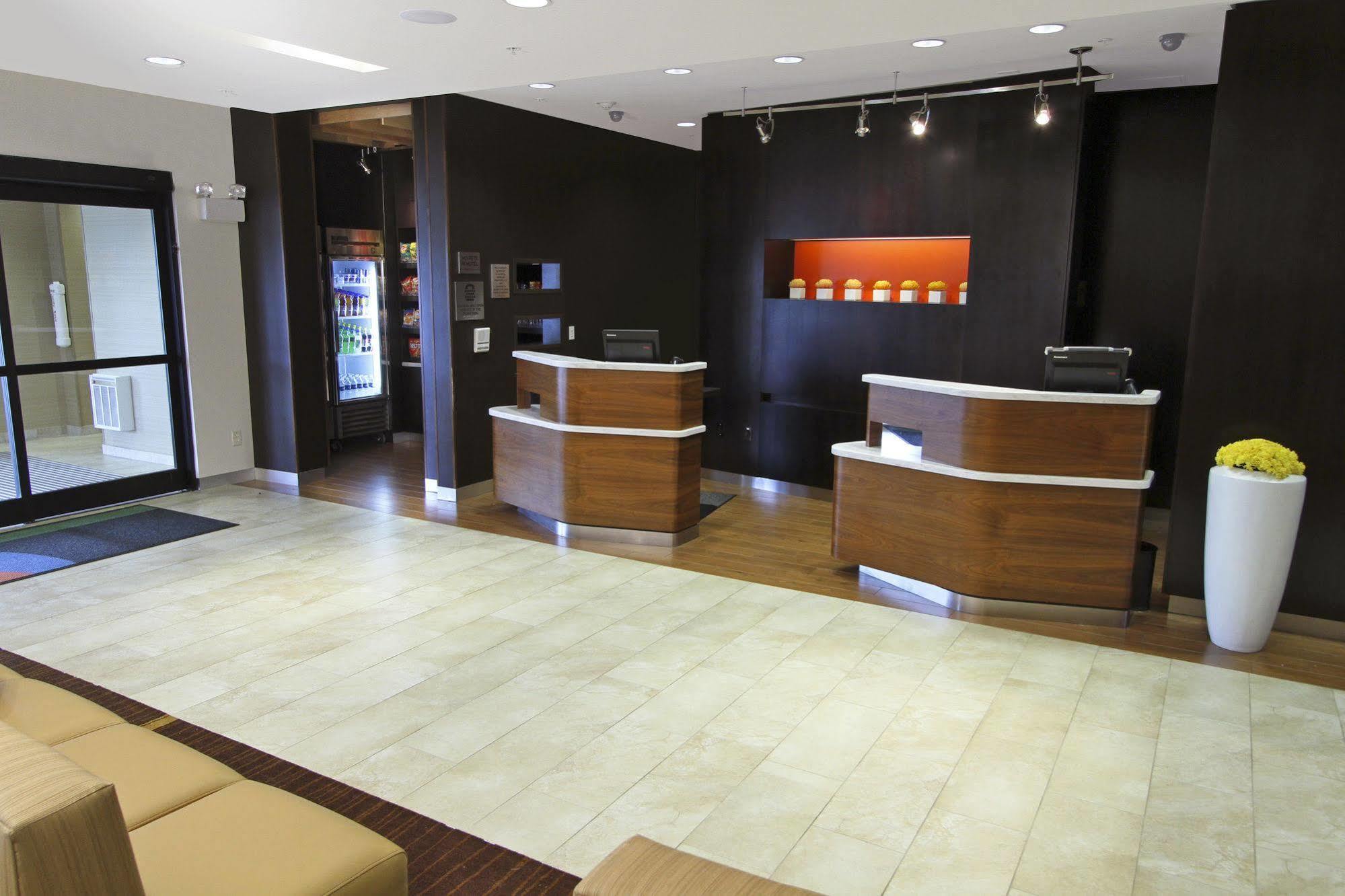 Courtyard By Marriott Raleigh North/Triangle Town Center Hotel Eksteriør billede